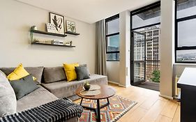 805 Fountains Hotel